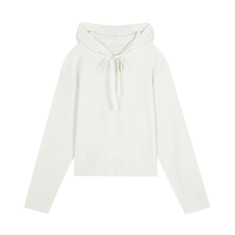 Dame moderigtig hoodie med stilfuld V-udskæring og dekorativ snor Stilla