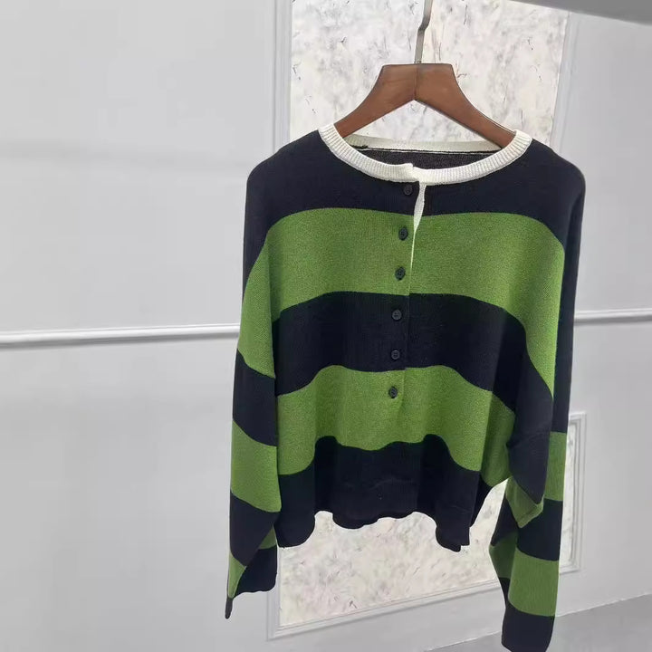 Dame afslappet striktrøje med stribet design og knaplukning Stilla