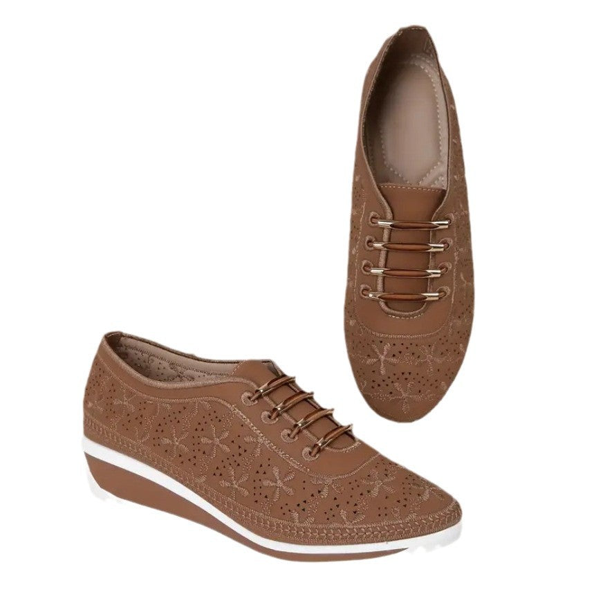 Dame Wedge Sneakers med elegant hulmønster og komfort-sål Stilla