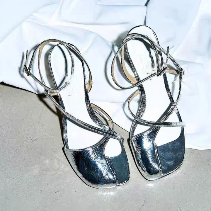 Femme Strappy Open-Toe Højhælede Sandaler med Metallic-Accent Stilla