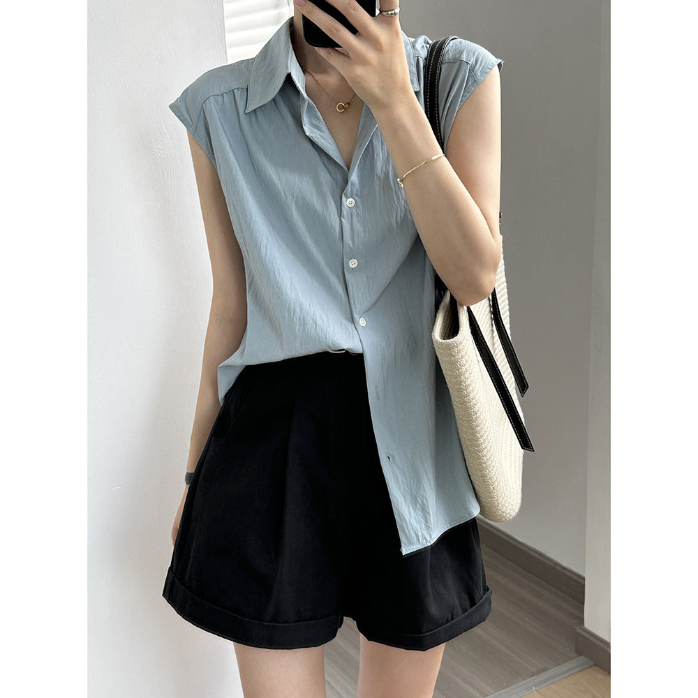 Dame casual blouse med elegant ståkrave og unik knapdetaljering Stilla