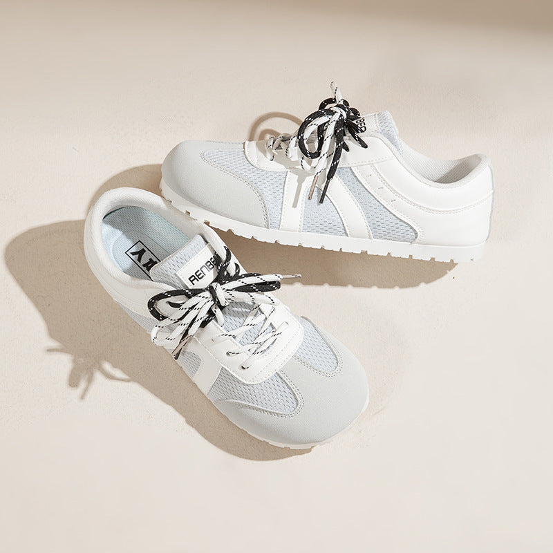 Dame Sneakers i sporty-elegant design med åndbar overfladestruktur og skridsikker sål Stilla