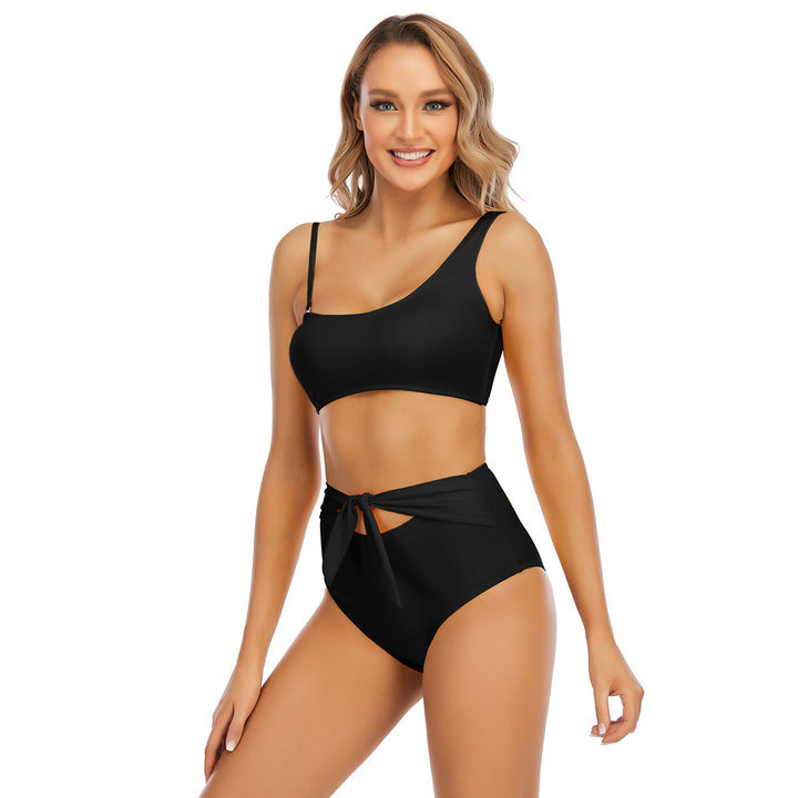 Dame højtalje-bikini med asymmetrisk top og dekoreret bindebælte Stilla