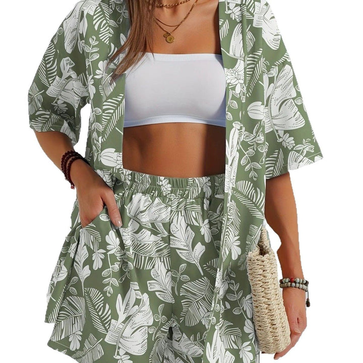 Dame sæt med afslappet bluse og shorts i floralt design Stilla