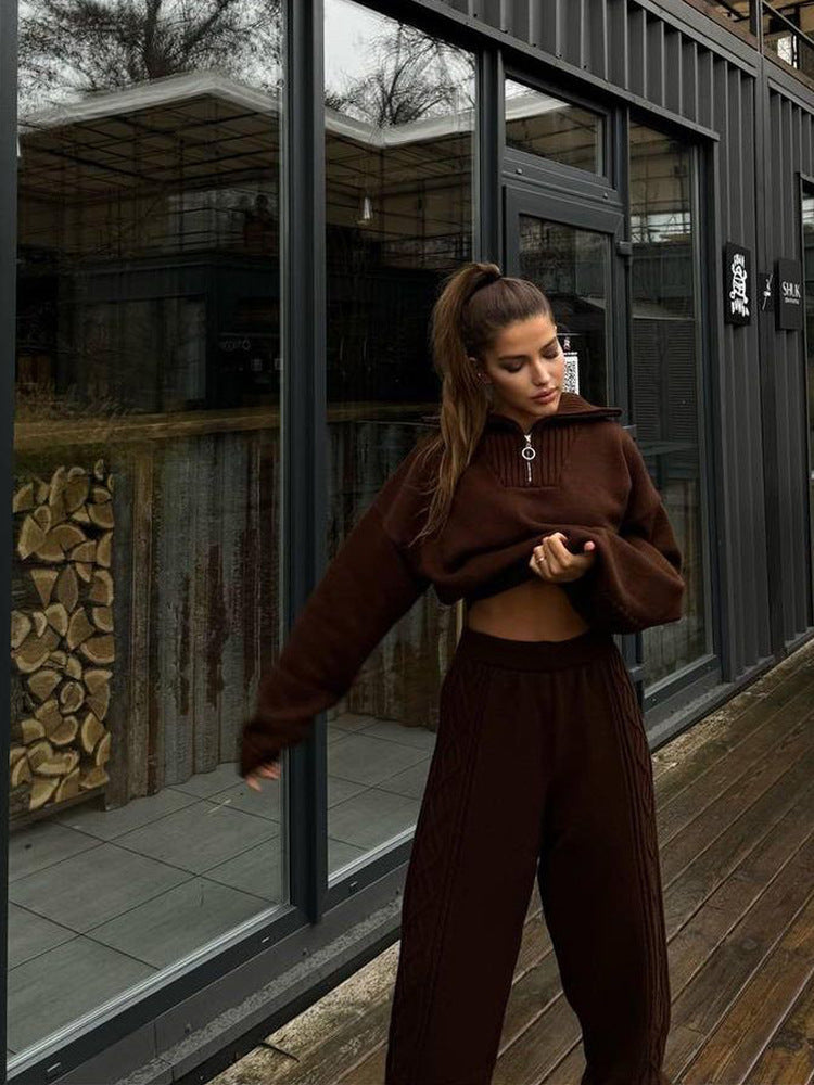 Kvinders afslappede strik jumpsuit med høj krave og fashionable flette detaljer Skovae