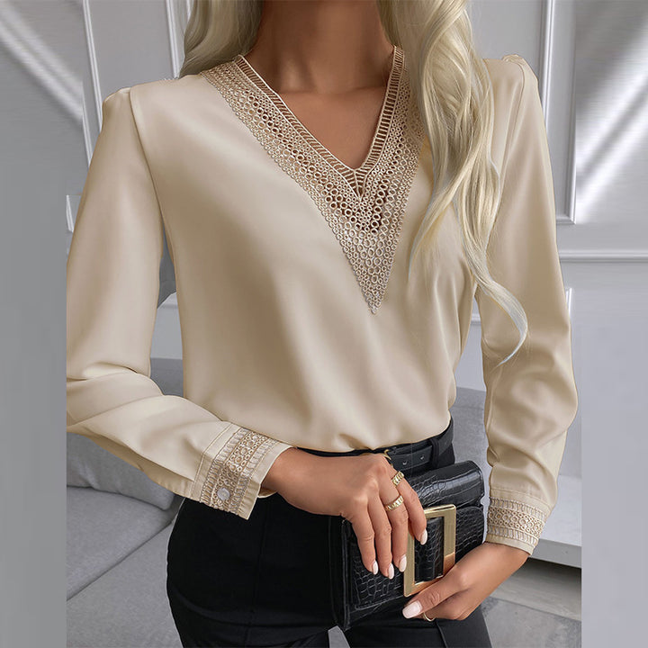Damebluse med elegante hækle-detaljer og V-udskæring Stilla