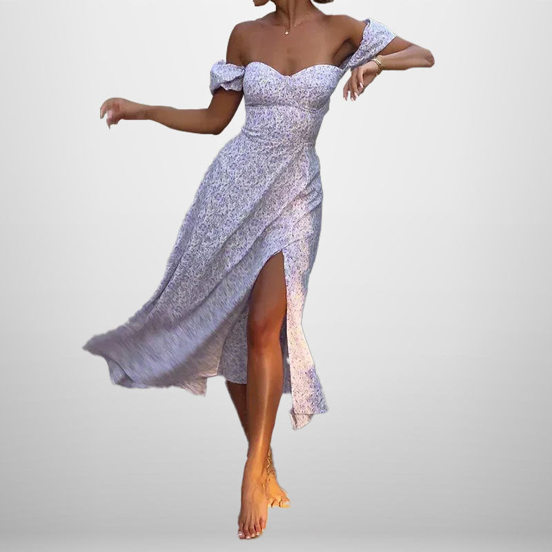 Dame Maxikjole med off-shoulder design og elegant slids Stilla