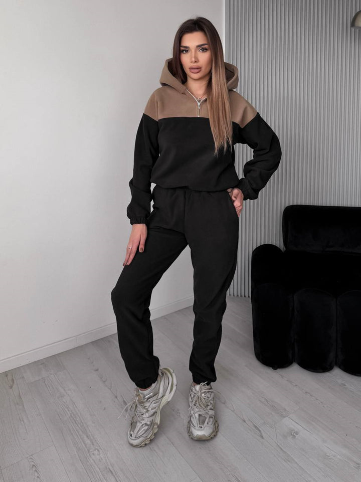 Kvinders afslappede fleece sports outfit med hætte og moderne pasform Skovae