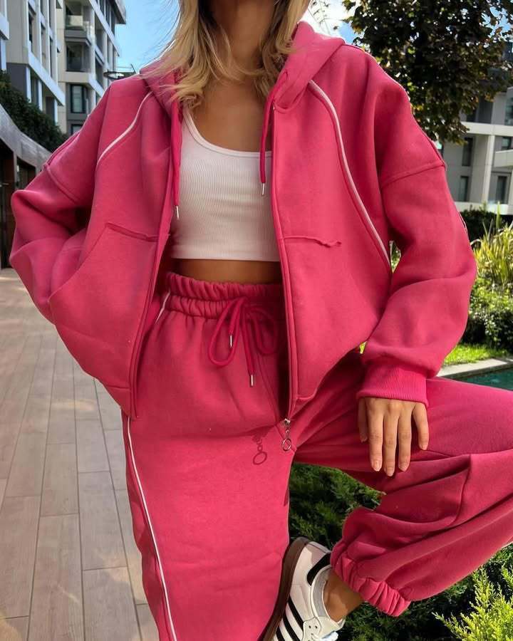 Kvinders sporty loungewear sæt med hætte sweatshirts og elegante striber