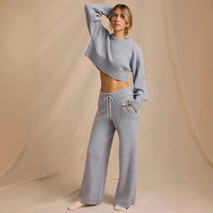 Damer komfortabel strik sæt med cropped sweater og brede bukser Skovae