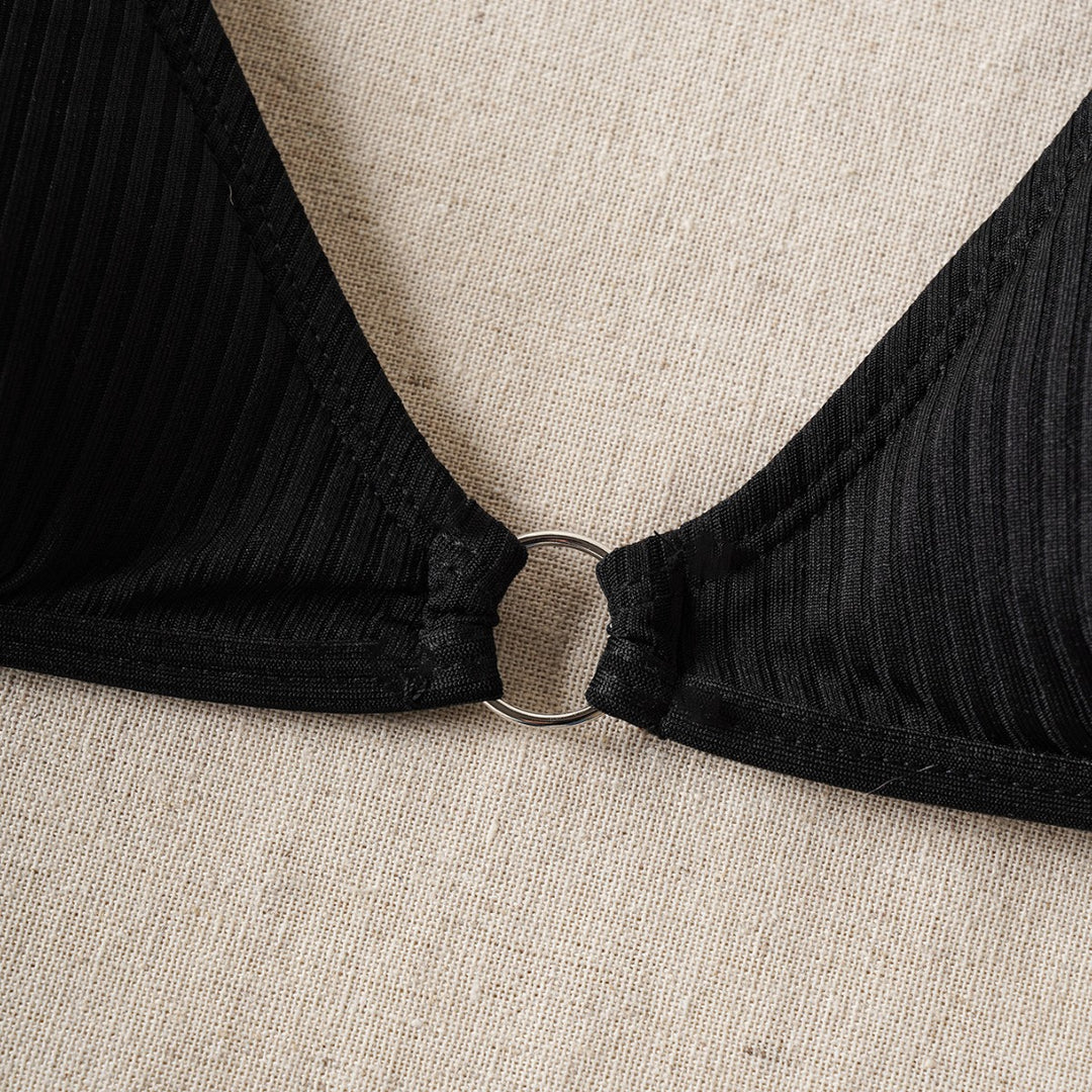 Dame triangel-bikini med fint rib-design og justerbare stropper Skovae