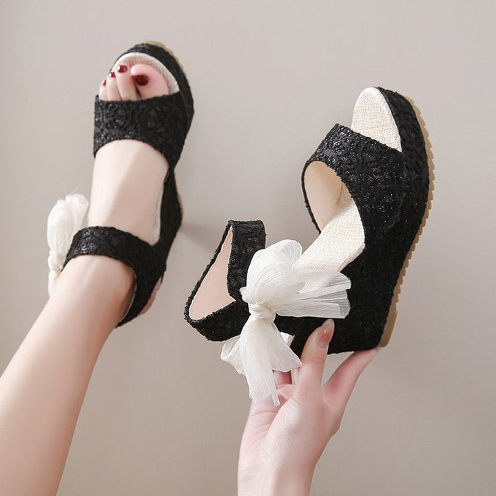 Dame nan romantisk kilehælsandalette med spidse detaljer og organza-sløjfe Skovae