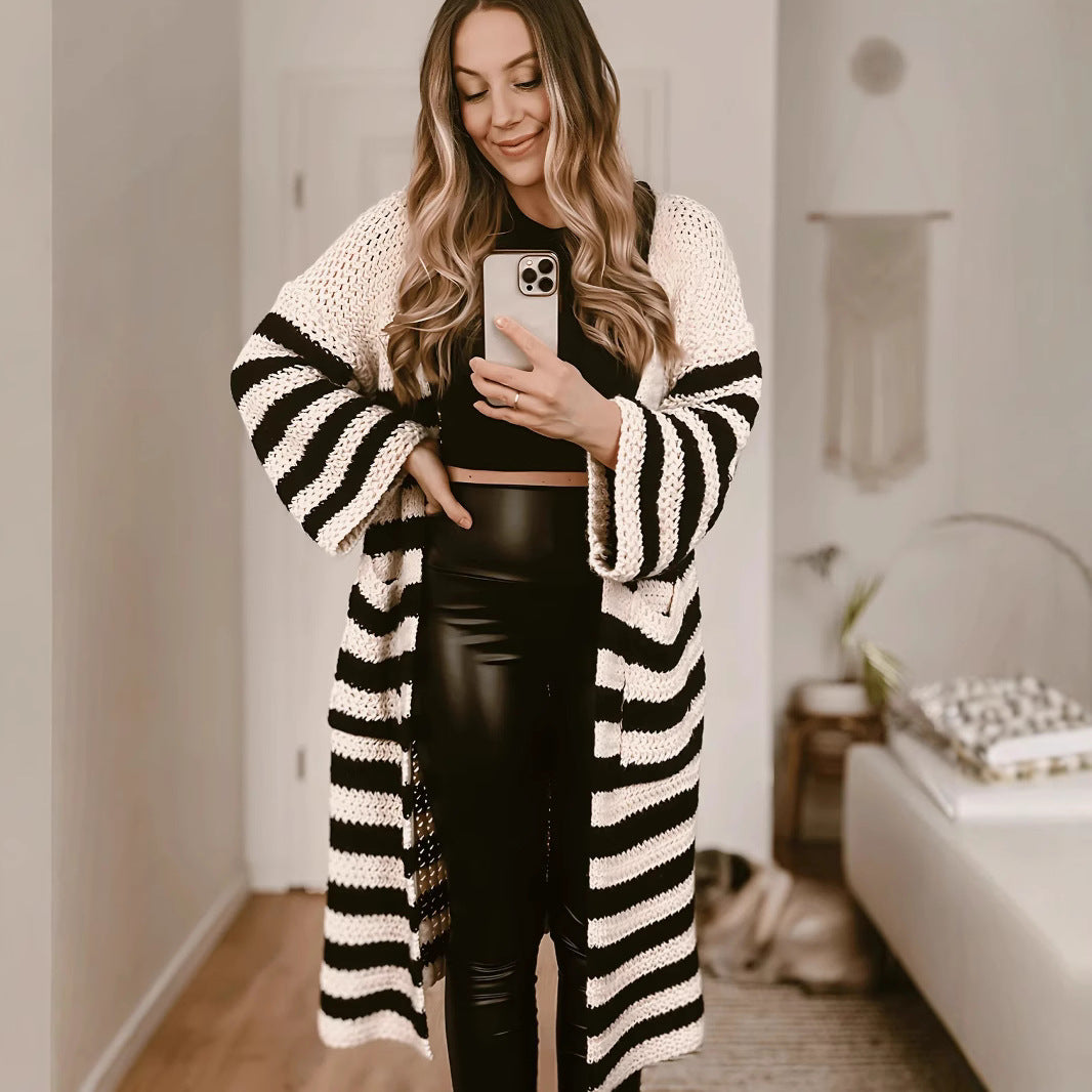 Kvindernes chunky strik cardigan i en elegant stribe blanding Stilla