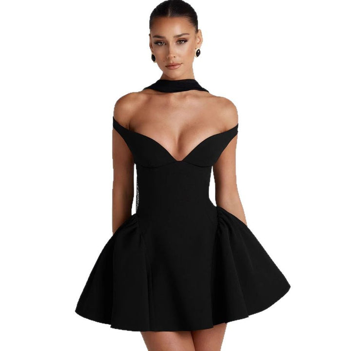 Dame mini-kjole med off-shoulder-design og elegant tørklæde Stilla
