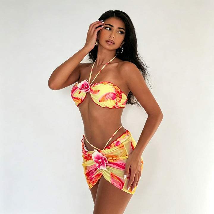 Dame bandeau bikini med blomster wrap nederdel Skovae