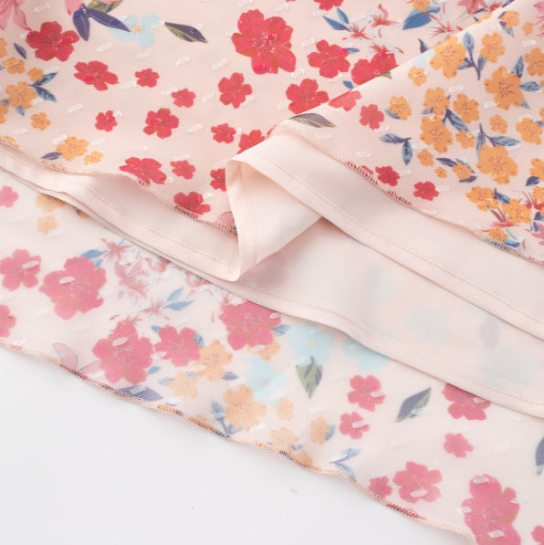 Dame legende maxikjole med blomsterprint og elegante stropper Stilla
