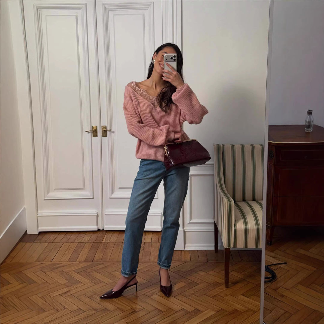 Dames strikket sweater med romantisk blonderkrave Stilla