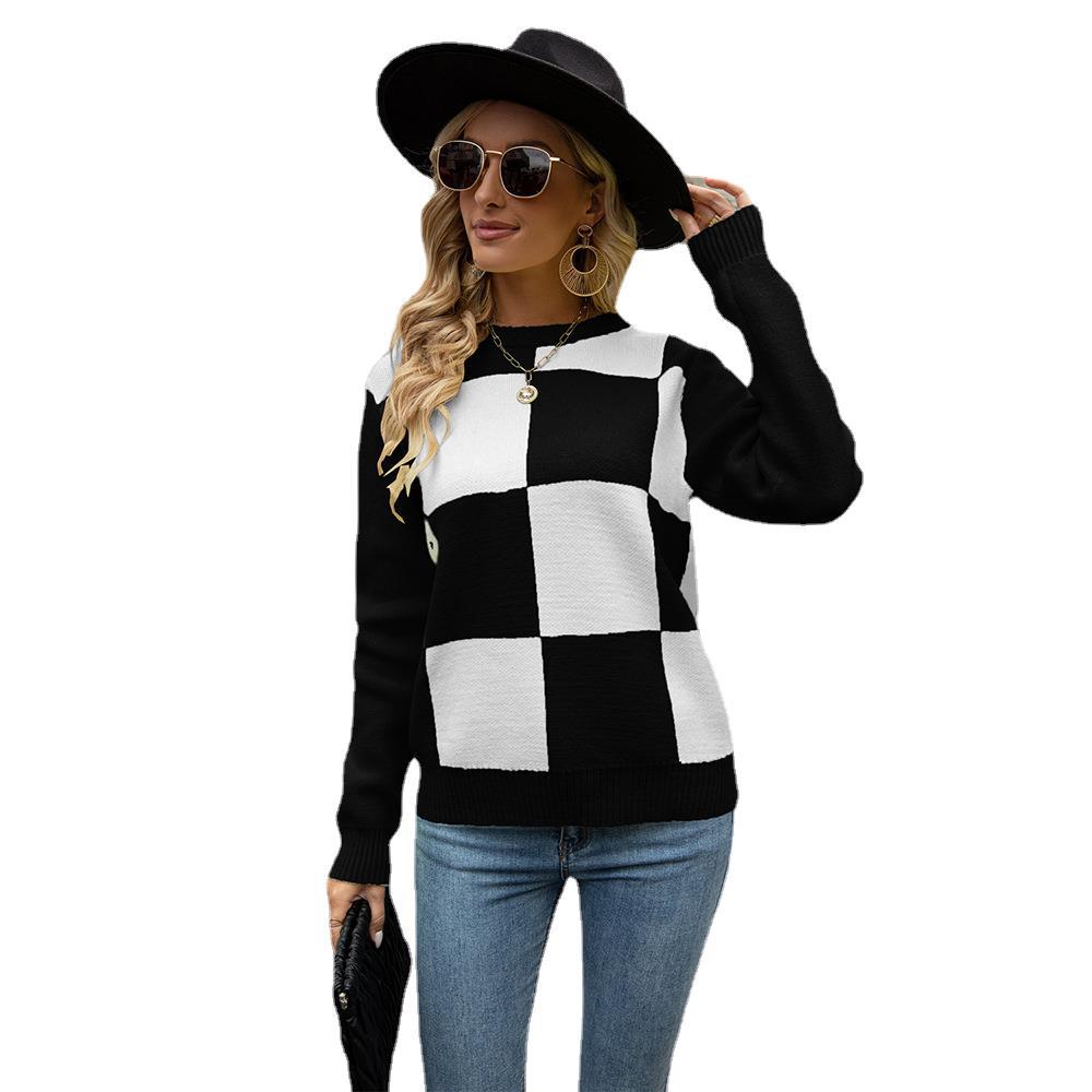 Dame stilfuld sweater med ternet design og blød strik Stilla