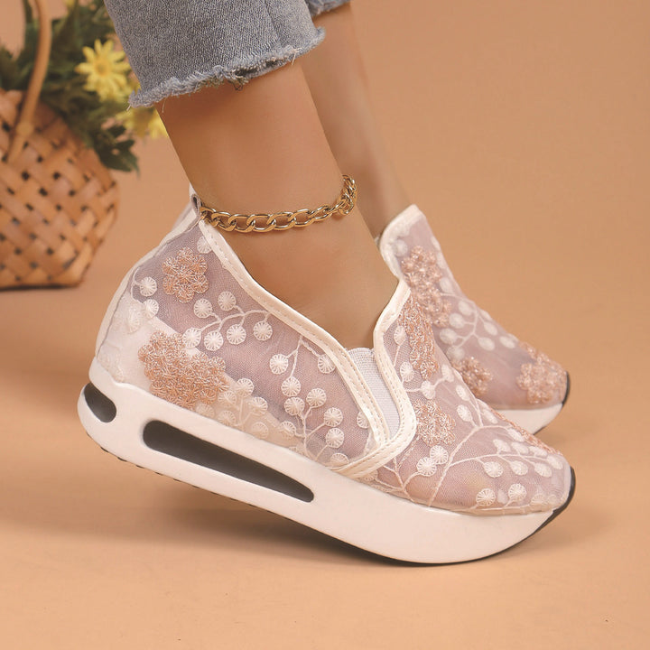 Dame Sporty Slip-On Sneakers med elegant spids og glimmer-accenter Stilla