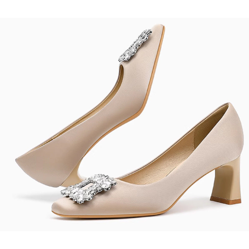 Femme Elegante Satin Blokhæle Pumper med Krystal-Detalje Stilla