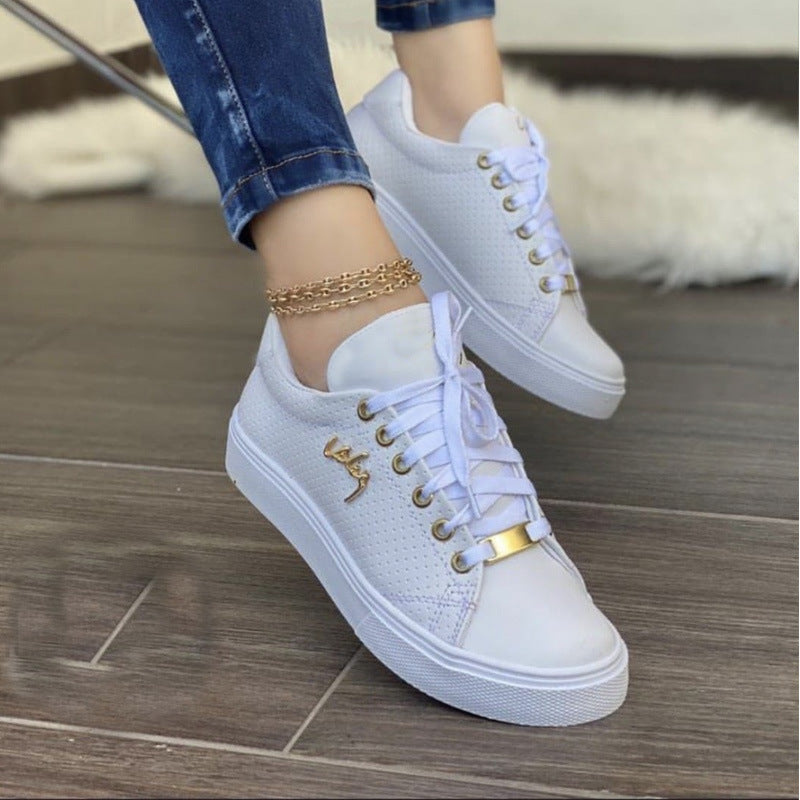 Dame Sporty-elegante sneakers med perforeret overdel Stilla