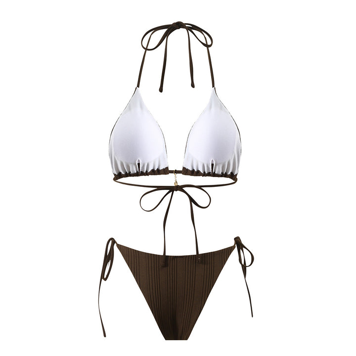 Dame bikini-sæt med moderigtigt ribdesign og elegante detaljesmykker Stilla