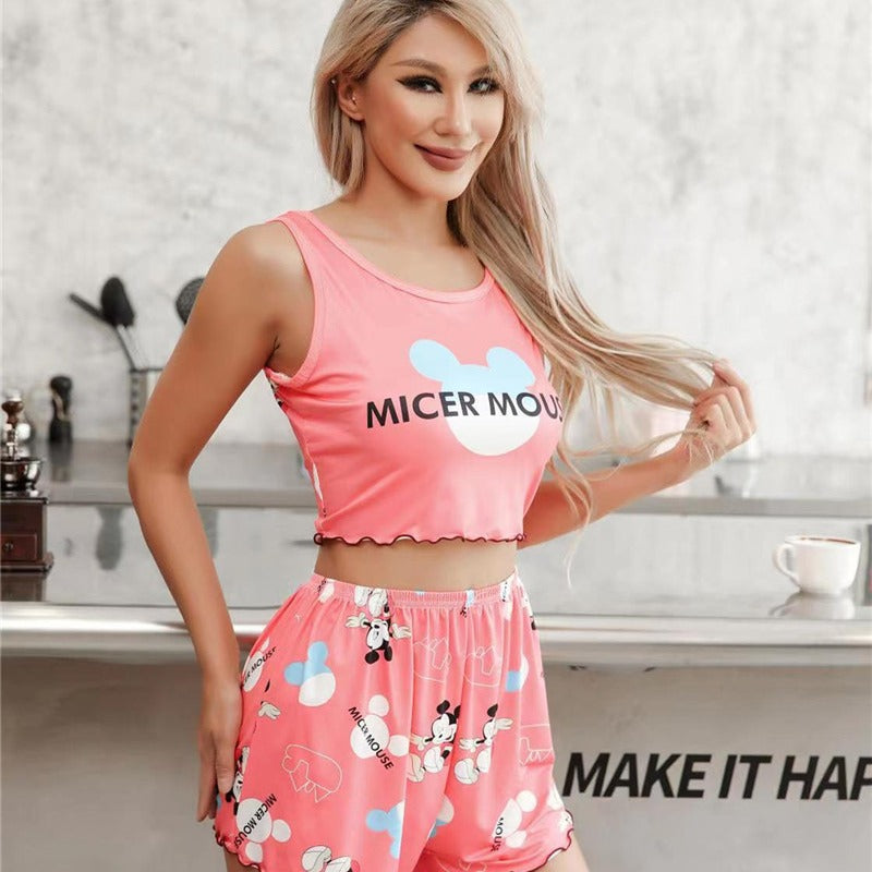 Dame Crop Top og Short Set med trendy skrifttype Stilla