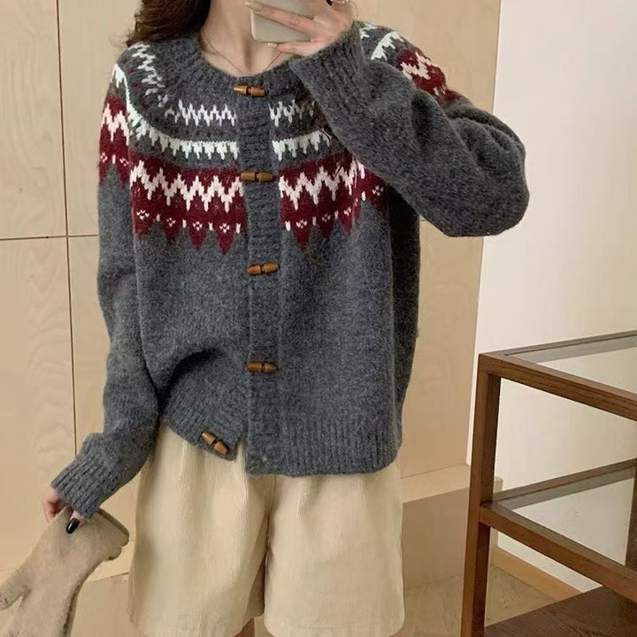 Dame Cozy Knit Sweater med Traditionelt Norsk Mønster og Hue Stilla