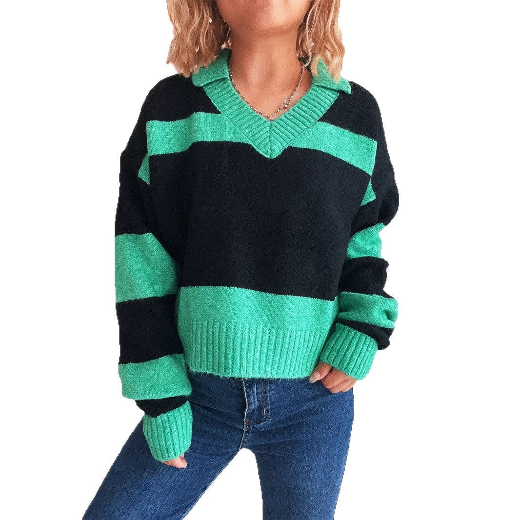 Kvinde strikket sweater med V-hals og stilfulde blokstriber Stilla