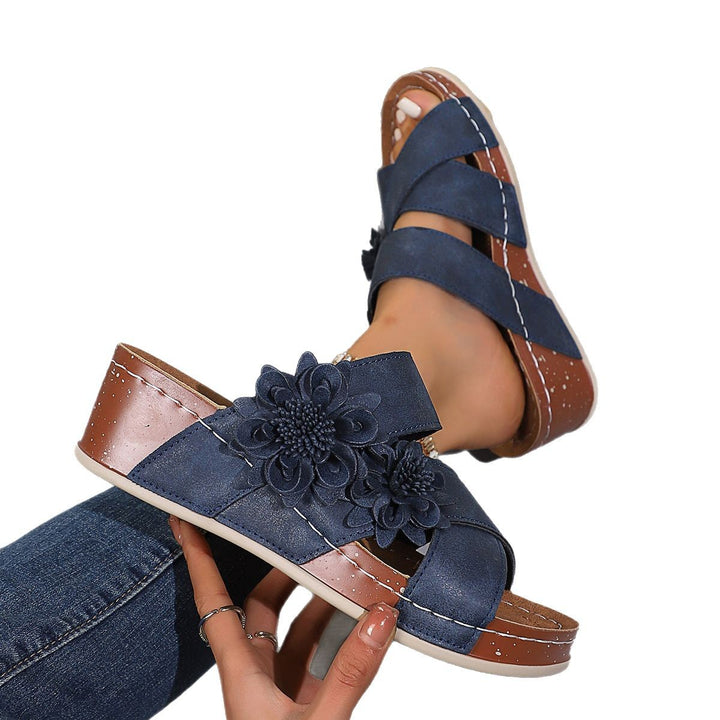 Dame platform-sandaler med floralt dekoration og komfortabel sålestruktur Stilla