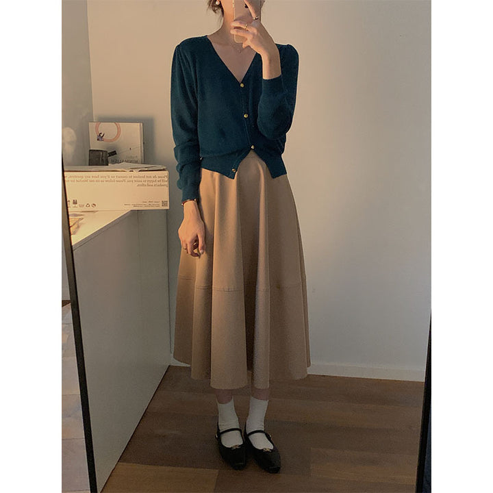 Dame elegant strikket cardigan med V-udskæring og elegante knapdetaljer Stilla