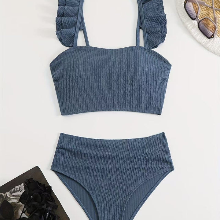 Dame højt skåret badetop med ruffle detaljer og matchende bikini underdel Skovae