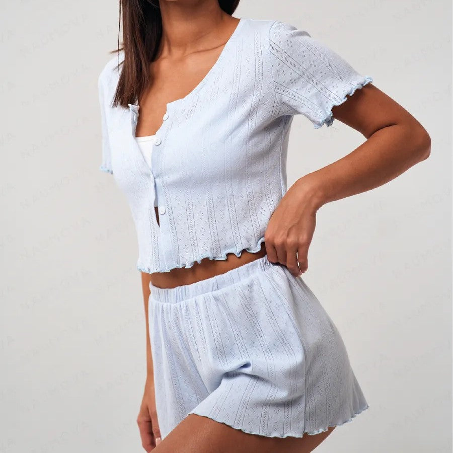 Dame fritids-pyjamasæt med sarte ruffles detaljer og knapliste Stilla
