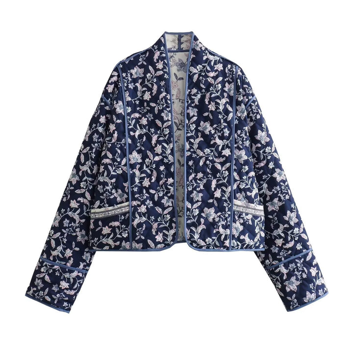 Dame elegant kimono jakke i blomsterdesign med detaljeelskende accenter Stilla