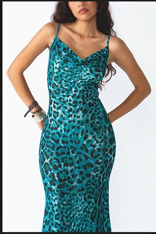 Femme Cowl Neck Lagdelt Lagdelt Dyreprint Maxi Kjole Stilla