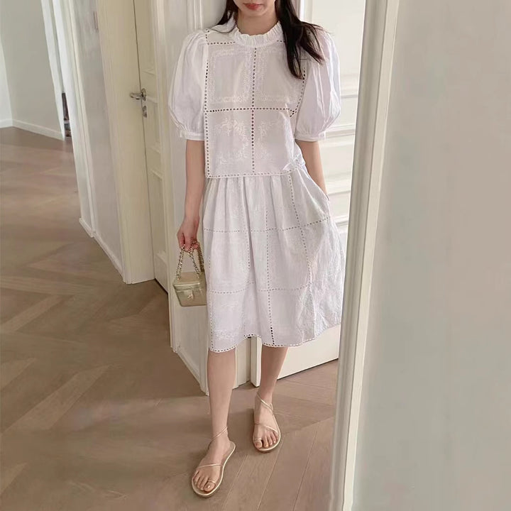Dame Midirok med kunstneriske broderier og delikate flæsedetaljer Stilla