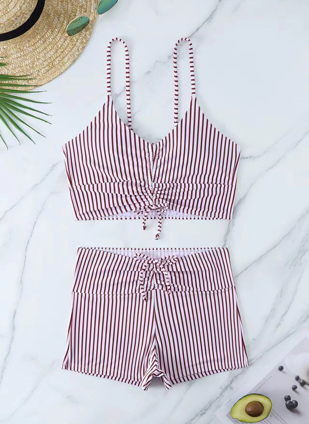 Dame bikini med blomstret flæse design og justerbare stropper Skovae