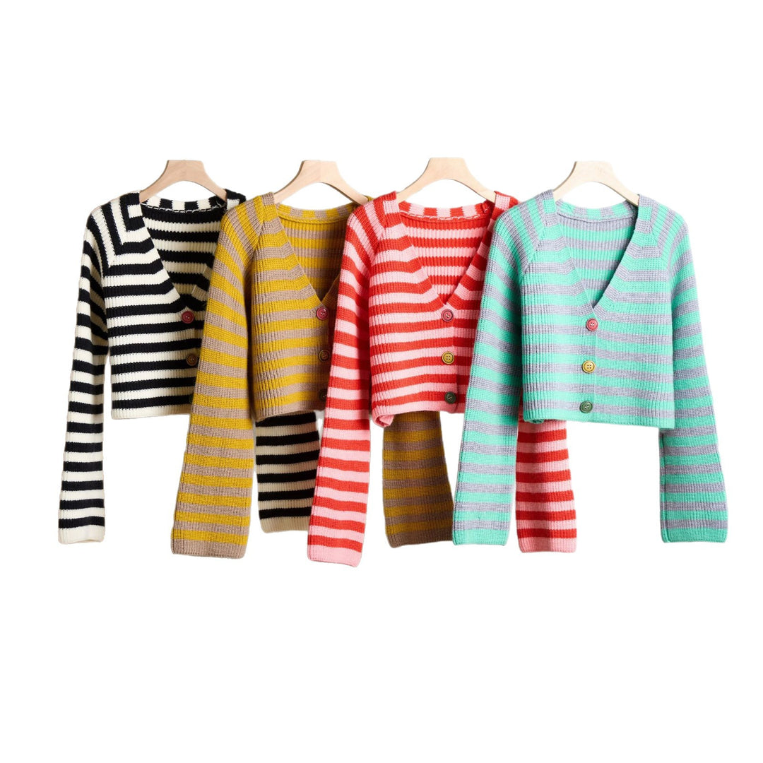 Kvinders cropped cardigan med farverige knapdetaljer og moderne design Stilla