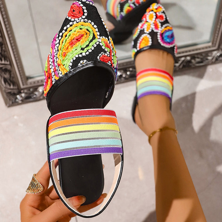 Dame farverige slippers med fashionable satinbånd og detaljeret broderi Stilla