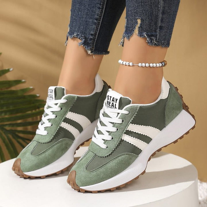 Dame nan retro-inspirerede plateausneakers i velourlæder-look med profileret gummisål Skovae