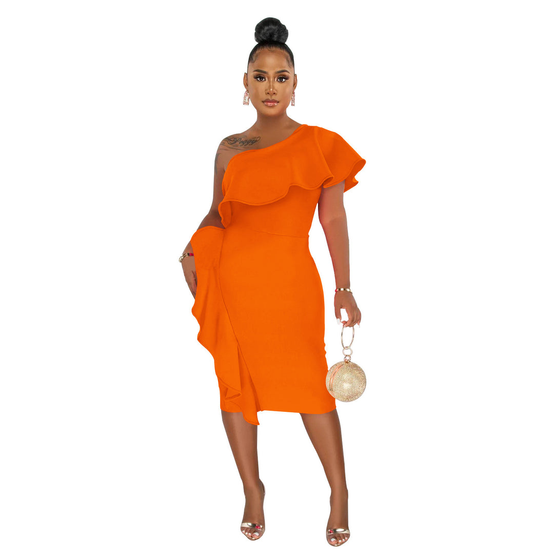 Dame Elegant One-Shoulder-Kjole med Volantdetaljer og Figursyet Snit Stilla