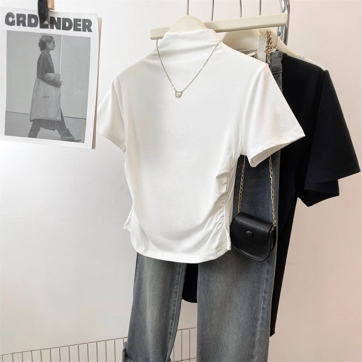 Kvinder fitted T-shirt med stående krave og sofistikeret flæse detalje
