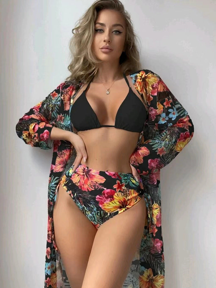 Dame bikini-sæt med højt skåret bukseområde og trendy overdel Stilla