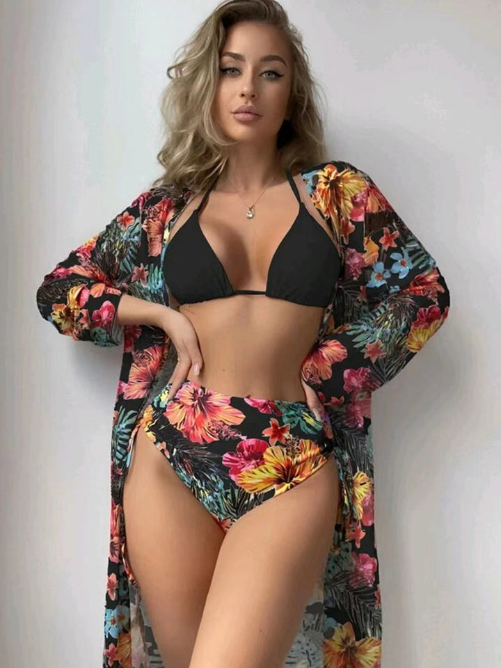 Dame bikini-sæt med højt skåret trusser og blomster-cover-up Stilla