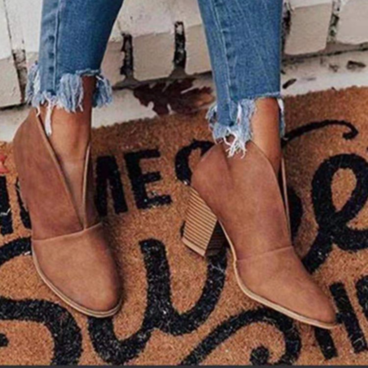 Dame High-Heel Støvler med elegant udsnit og moderigtig blokhæl Stilla