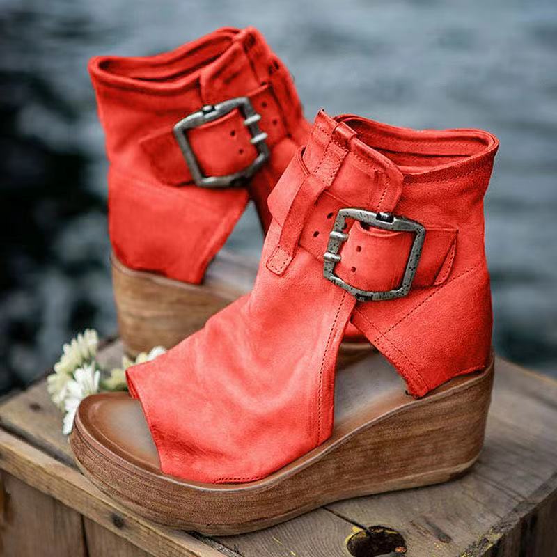Dame Wedge-sandaler med moderigtig spændeudsmykning og skridsikker sål Stilla