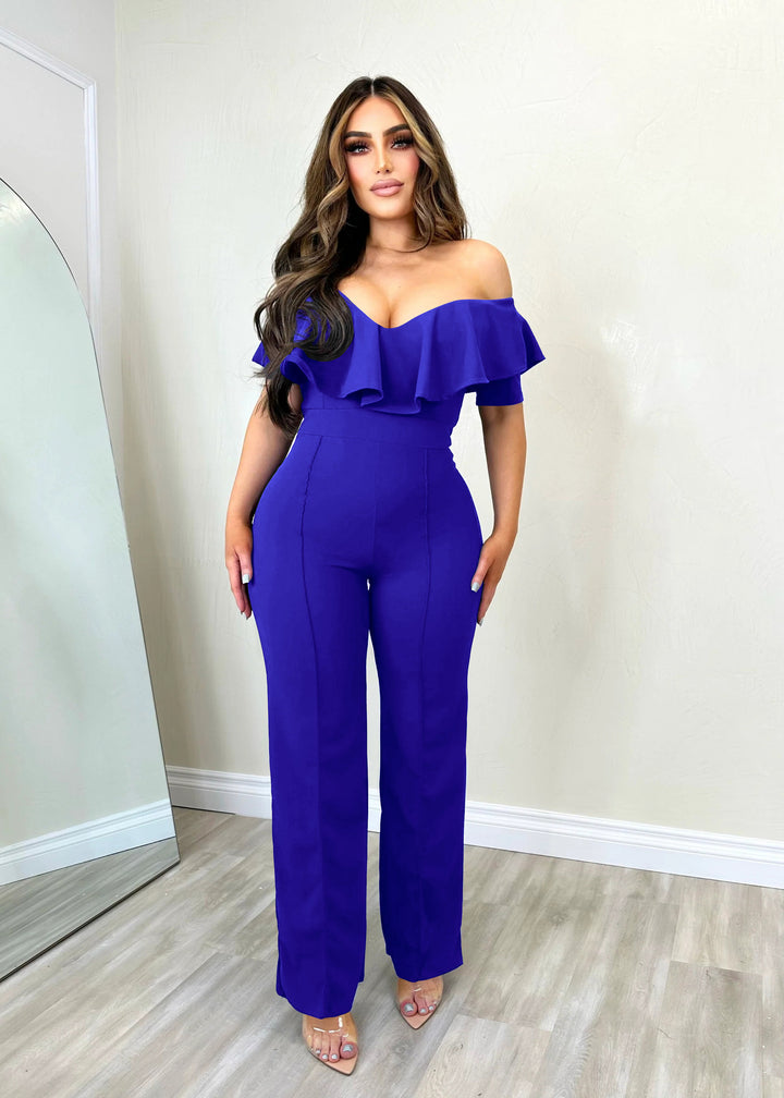 Dame Off-Shoulder Jumpsuit med voluminøst flæsedetalje og figursyngende snit Stilla