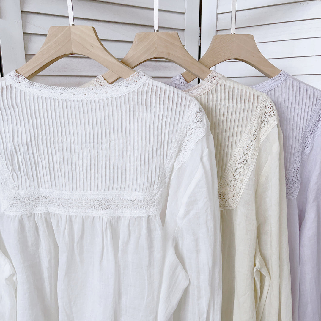 Femme Elegante Knap-Op Bluse med Spidsdekorationer Stilla