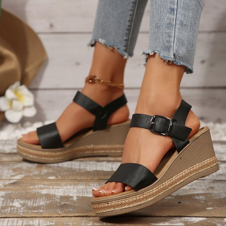 Dame Wedge-sandaler med justerbar rem og stilfuld spænde Stilla