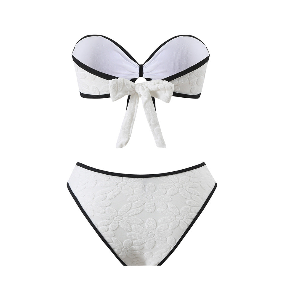 Dame bikini-sæt med blomsterstrukturdesign og komfortabelt bandeau-top Stilla